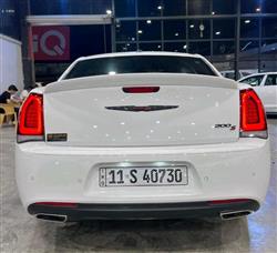 کرایسلەر 300